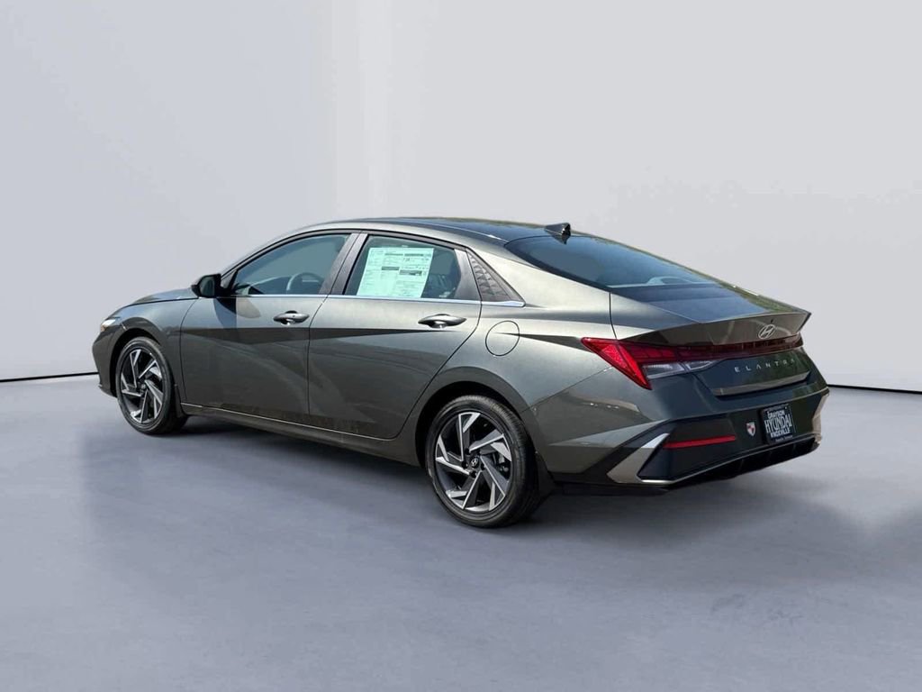 New 2025 Hyundai Elantra SEL w/ Cargo Package image 5