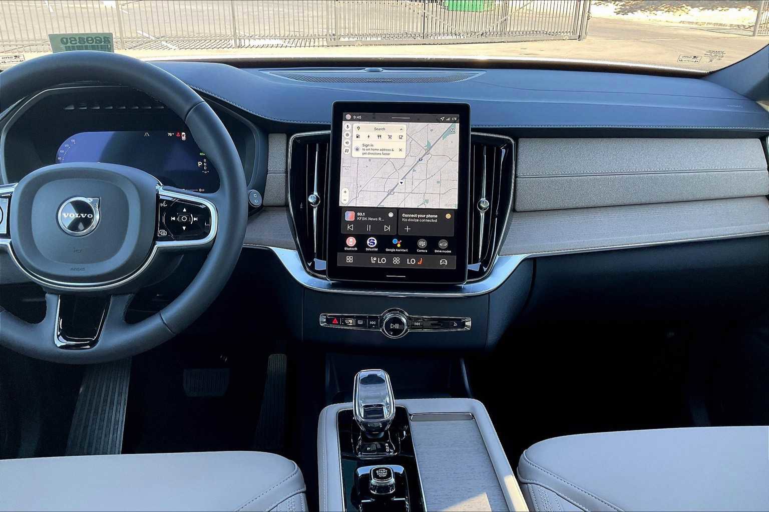 New 2026 Volvo XC90 T8 Plus w/ Protection Package Premier image 9