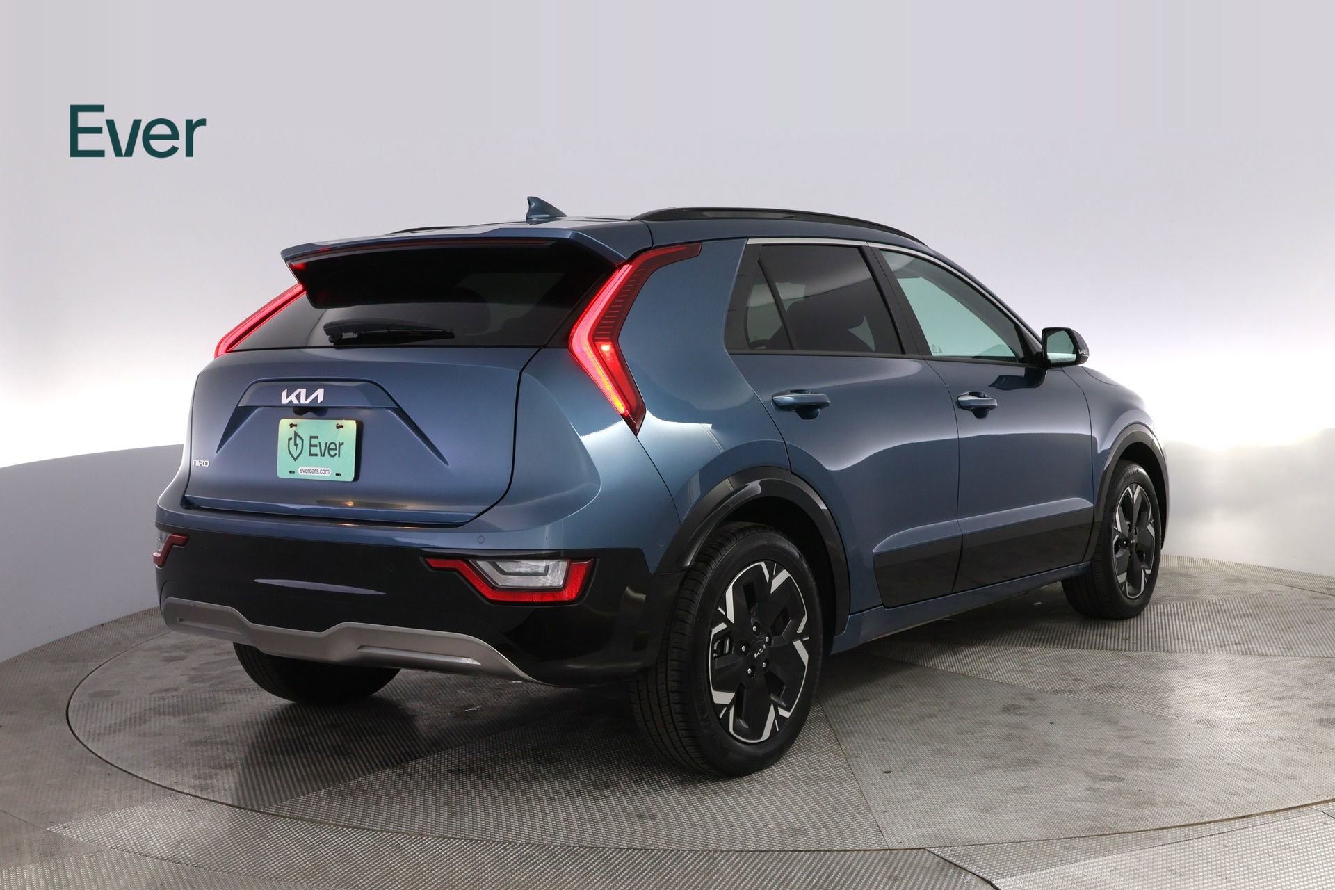Used 2023 Kia Niro Wave w/ Wave Preserve Package FWD image 3