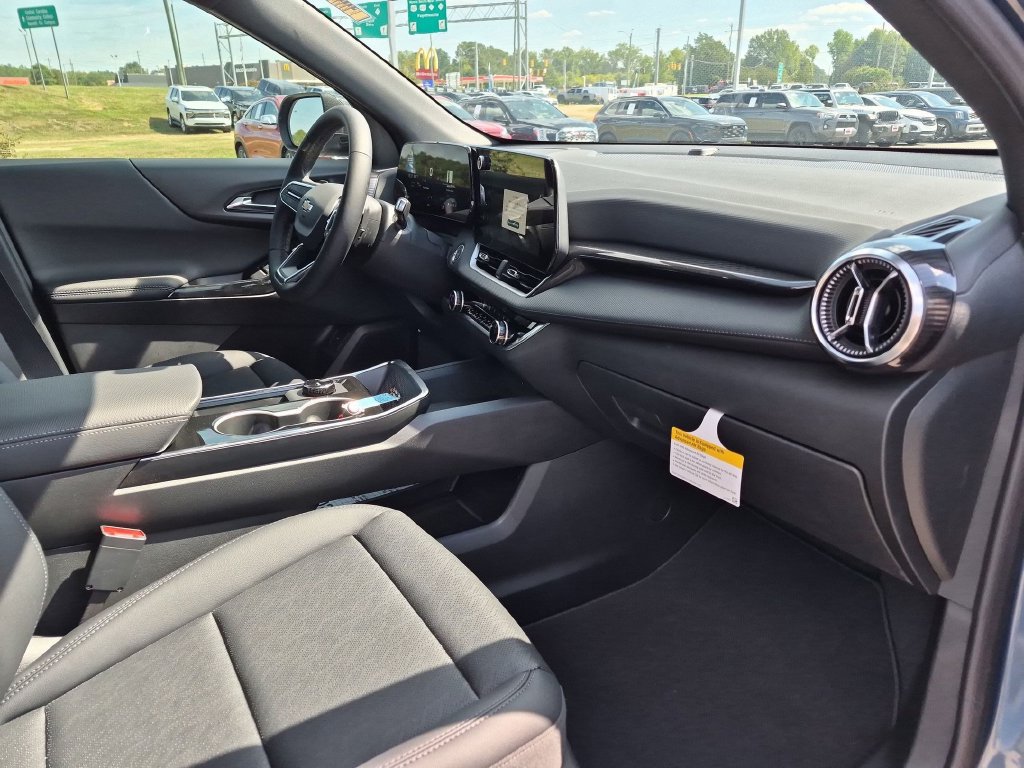 New 2027 Chevrolet Equinox LT w/ Convenience Package II FWD image 38
