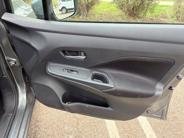 Used 2022 Nissan Versa SV w/ Trunk Package FWD image 14