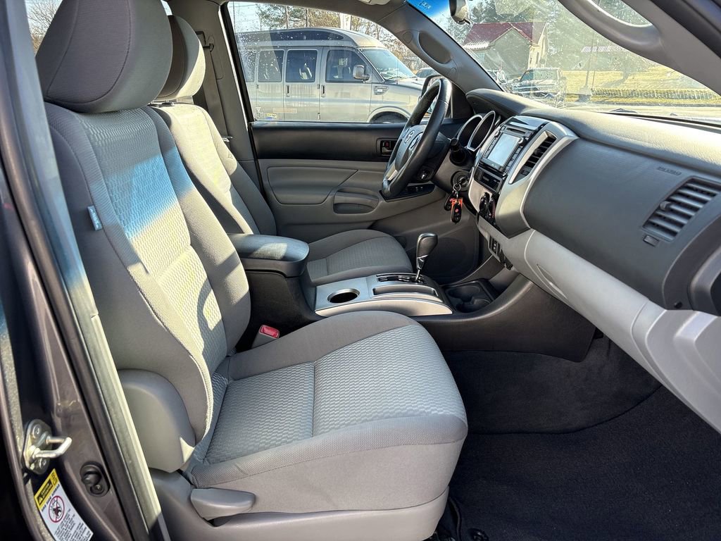 Used 2015 Toyota Tacoma 4x4 Double Cab image 26