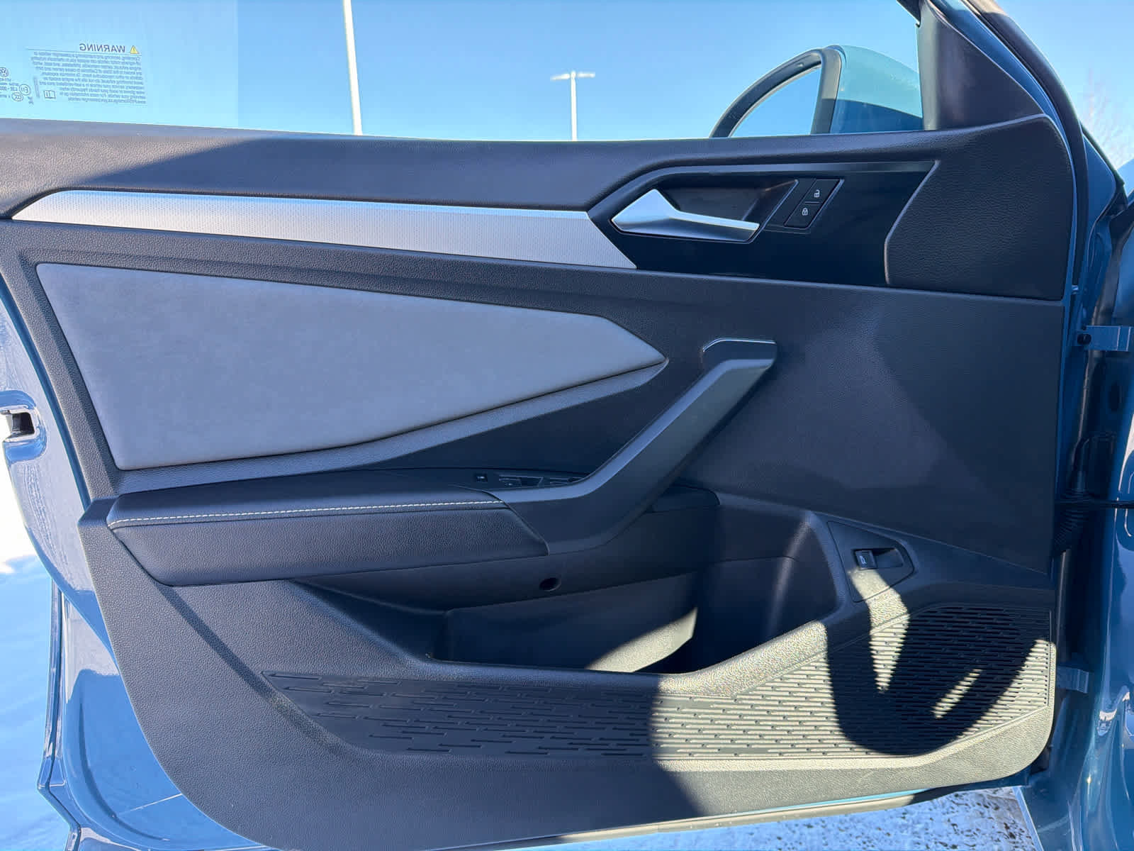 Certified 2025 Volkswagen Jetta SE image 13