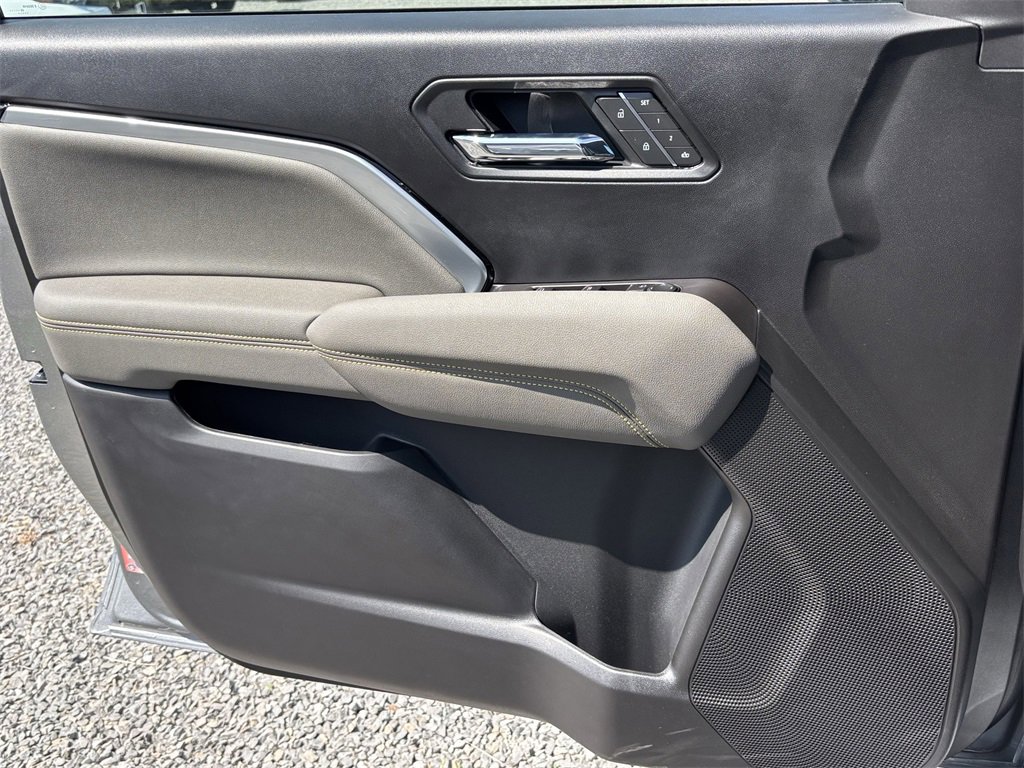 New 2026 Chevrolet Colorado ZR2 w/ Technology Package image 11