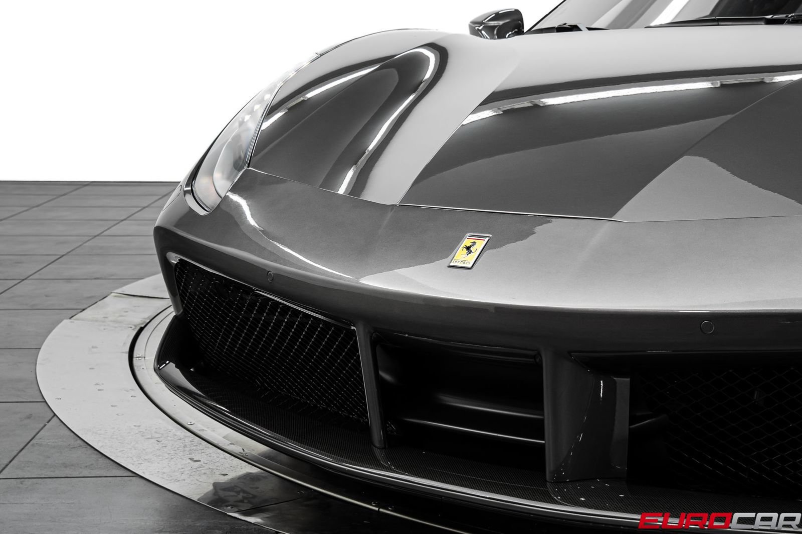 Used 2018 Ferrari 488 GTB RWD image 11