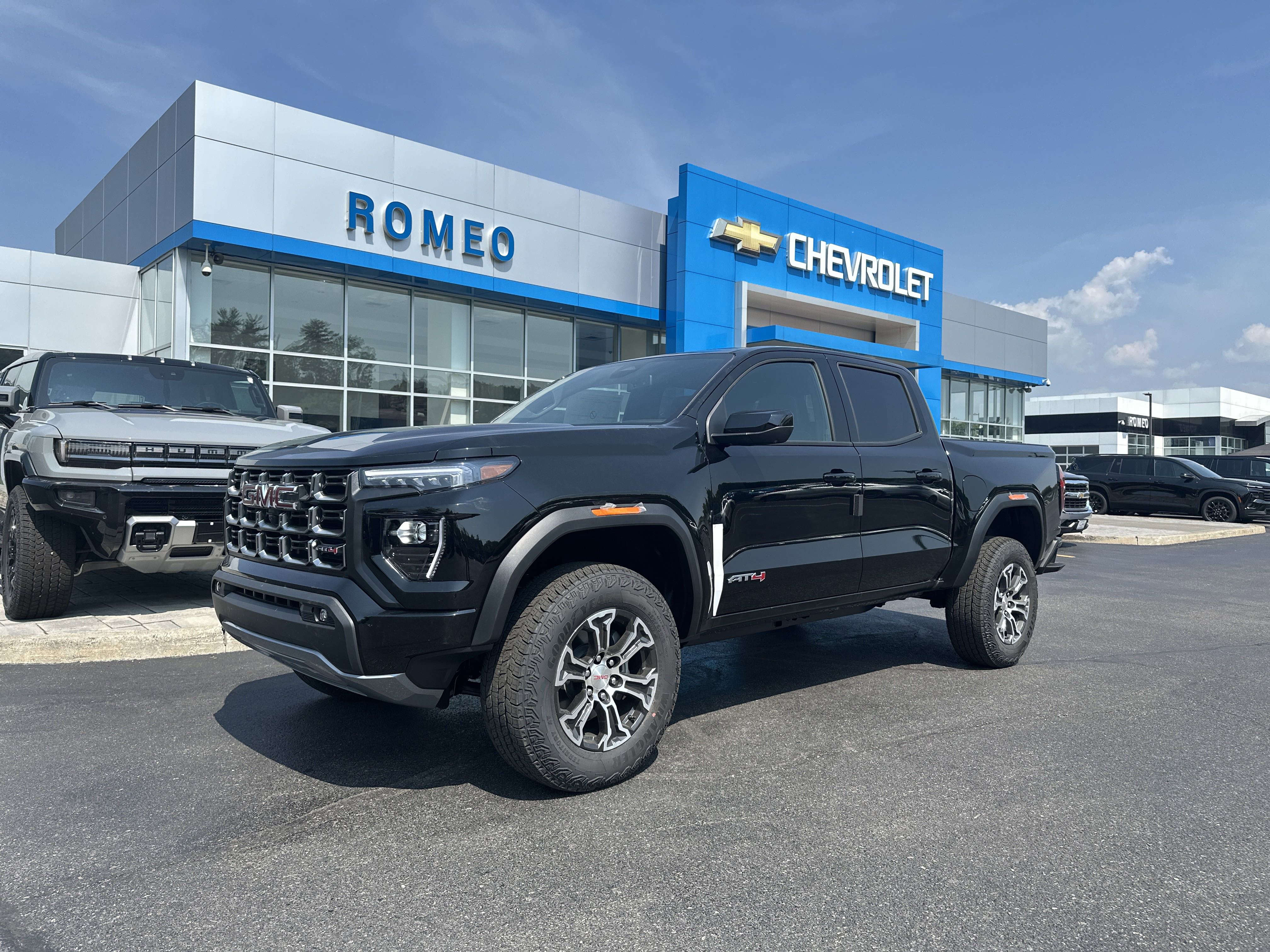 New 2025 GMC Canyon AT4 w/ Technology Plus Package