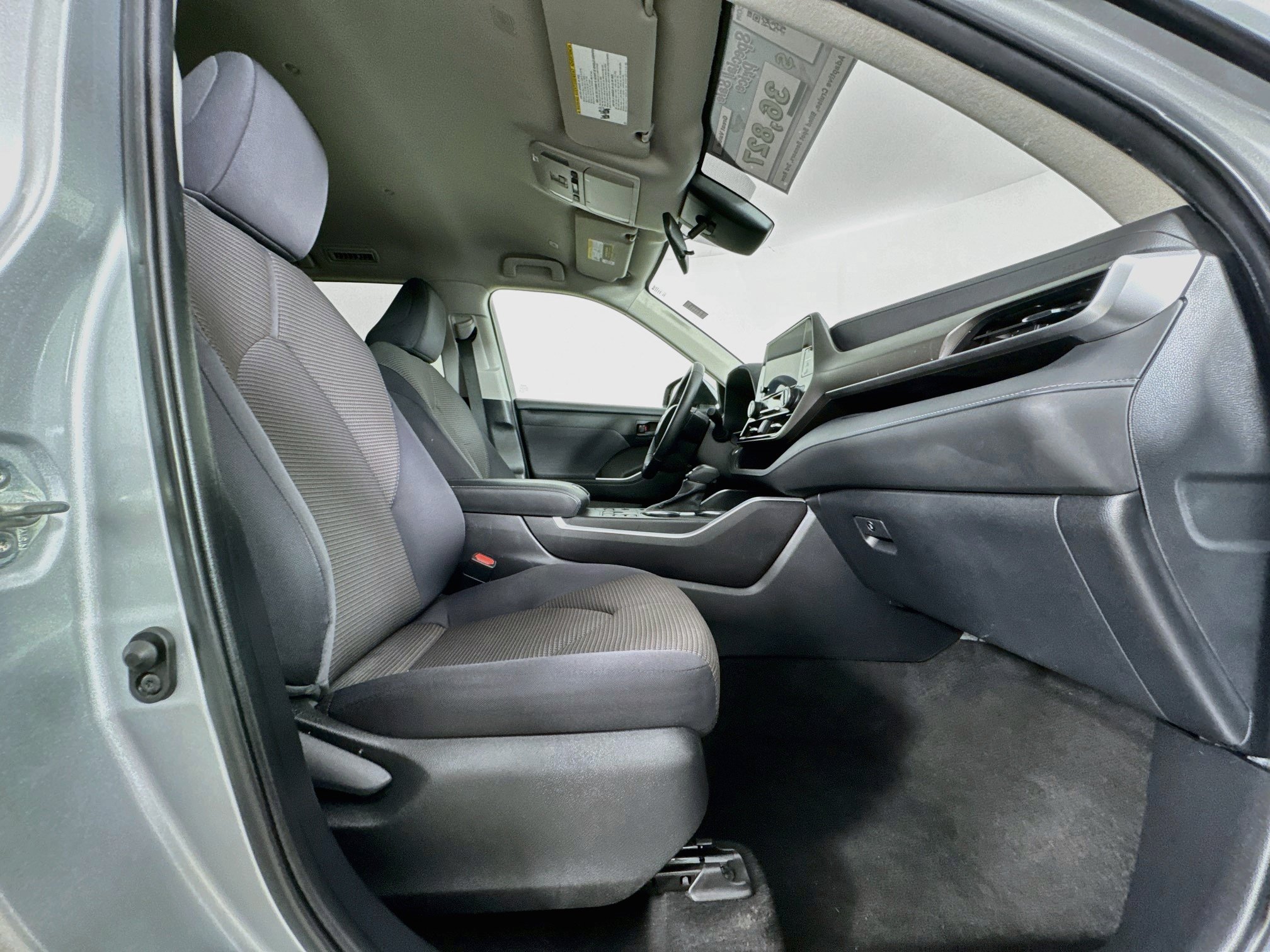 Certified 2024 Toyota Highlander LE AWD/4WD image 27
