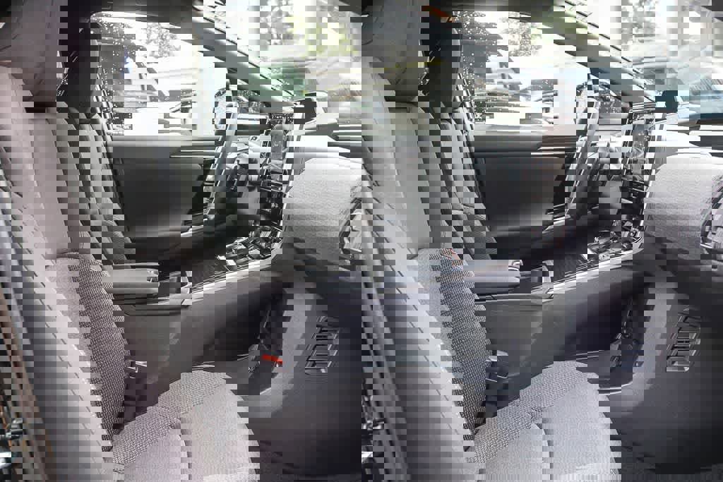 Used 2025 Subaru Solterra Premium image 16