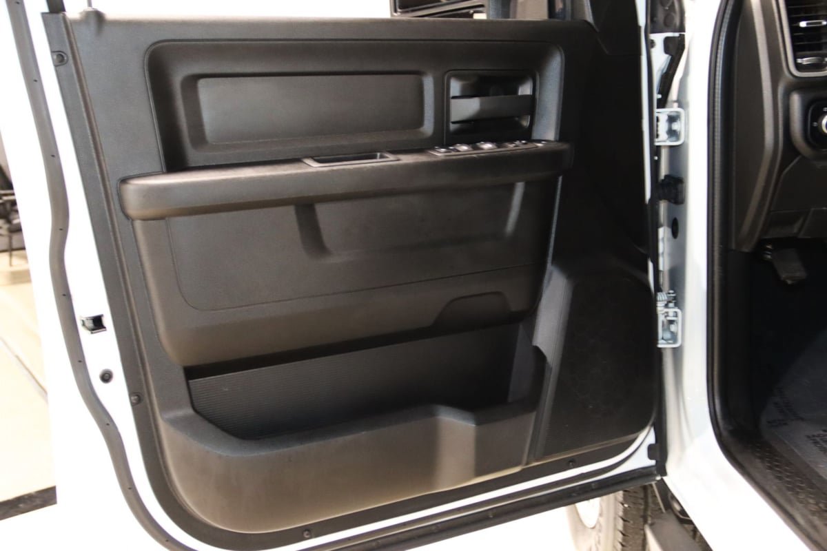 Used 2024 RAM 2500 Tradesman w/ Chrome Appearance Group AWD/4WD image 34