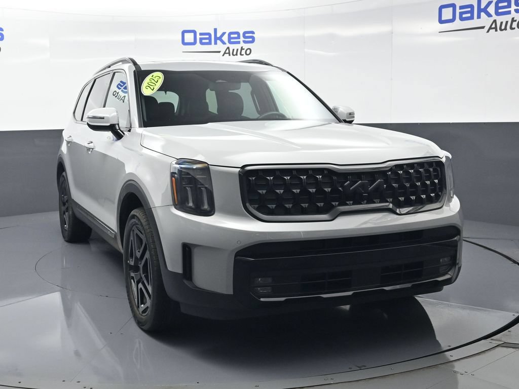 Certified 2025 Kia Telluride SX Prestige X-Line AWD/4WD image 3