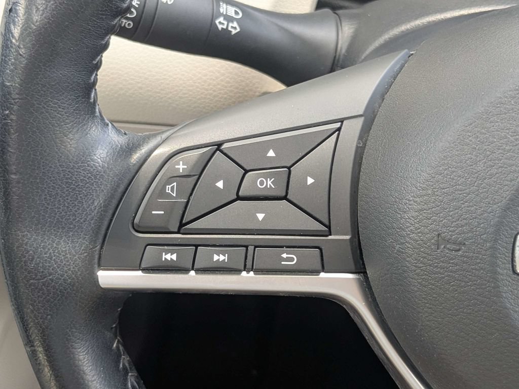 Used 2022 Nissan Rogue Sport SL w/ Premium Package FWD image 26