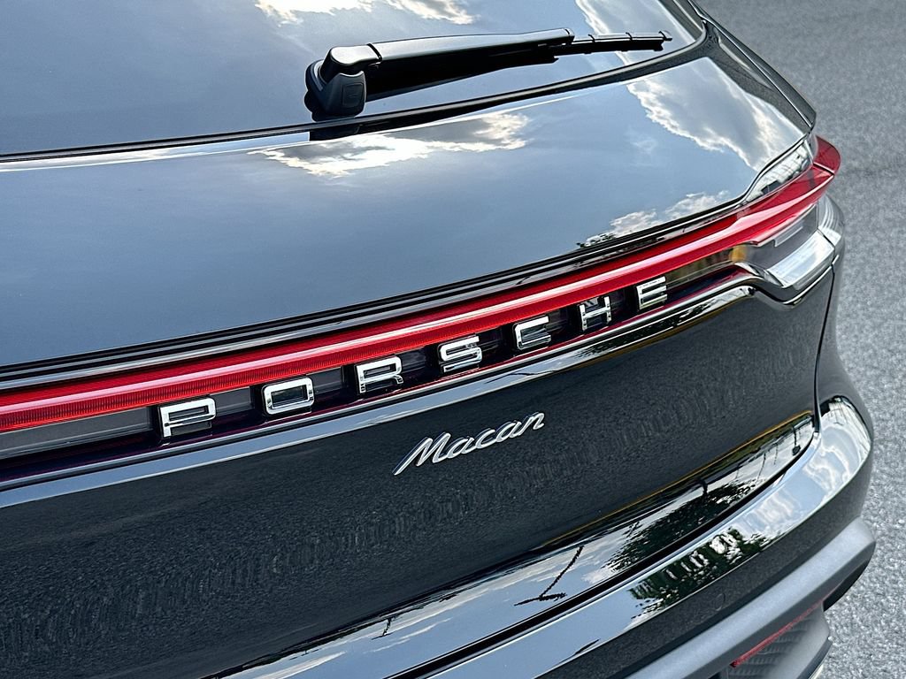 Certified 2026 Porsche Macan AWD/4WD image 31