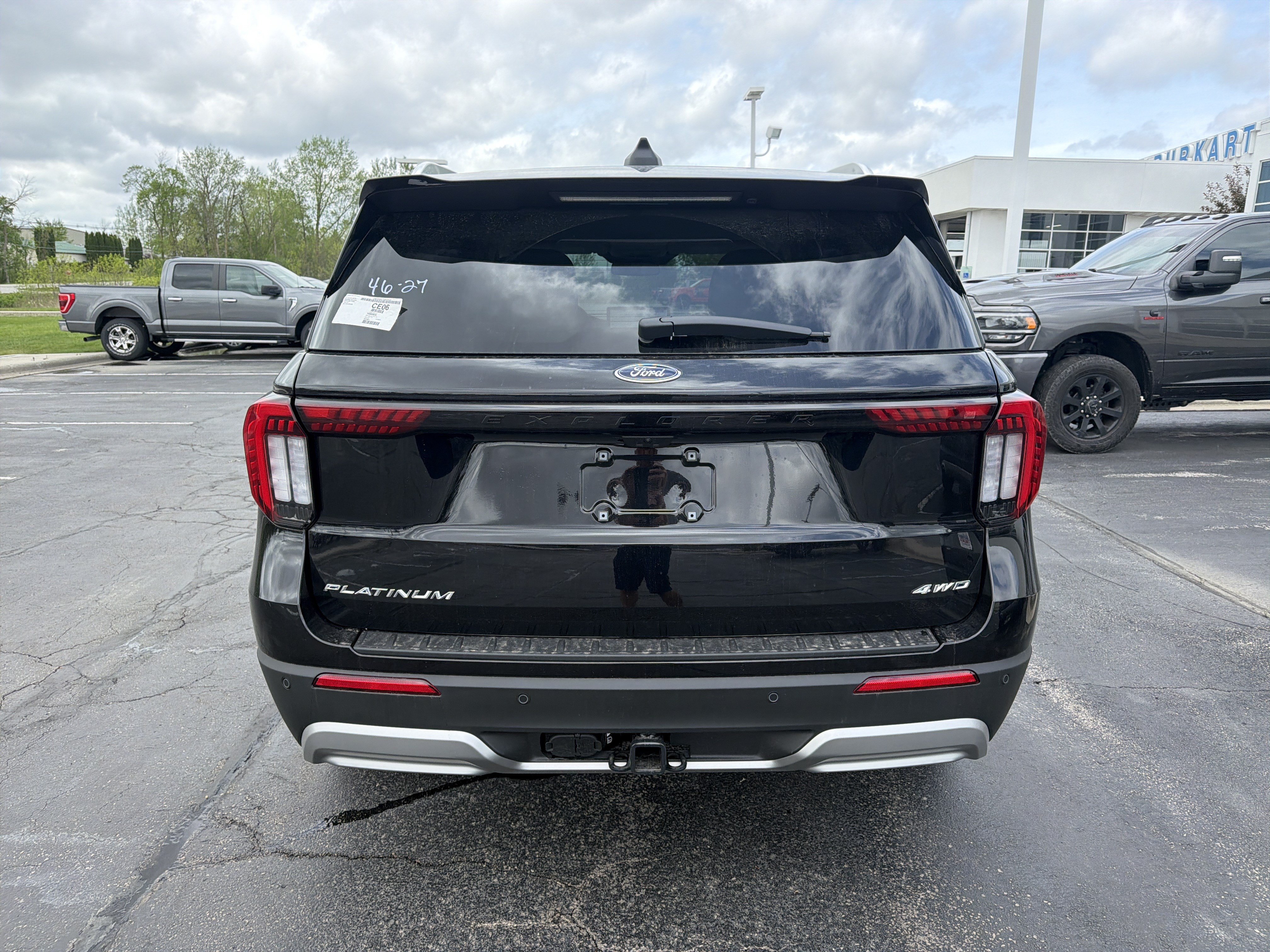 New 2026 Ford Explorer Platinum w/ LUX Leather Package AWD/4WD image 10
