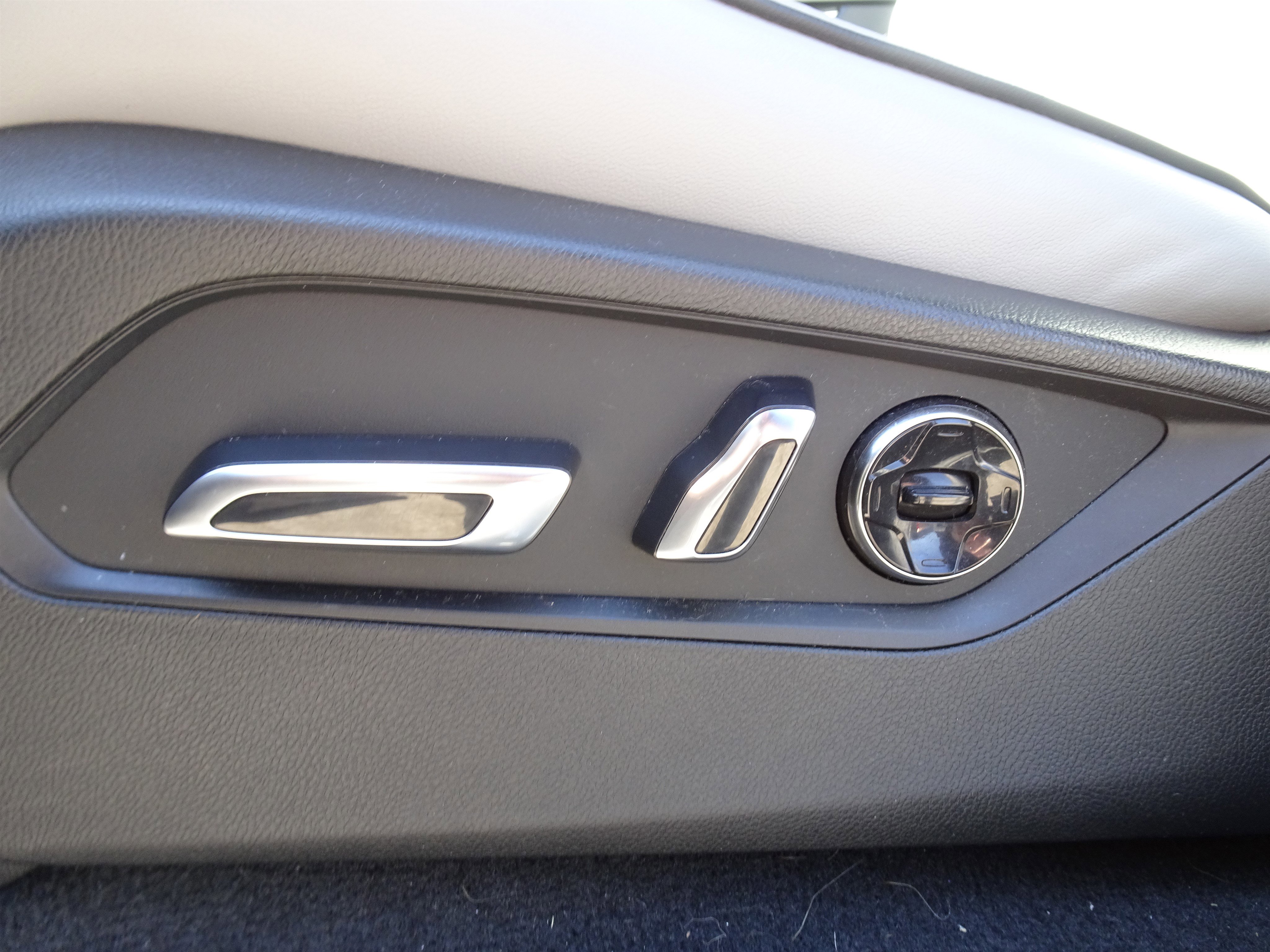 Used 2023 Acura MDX SH-AWD w/ Advance Package image 11