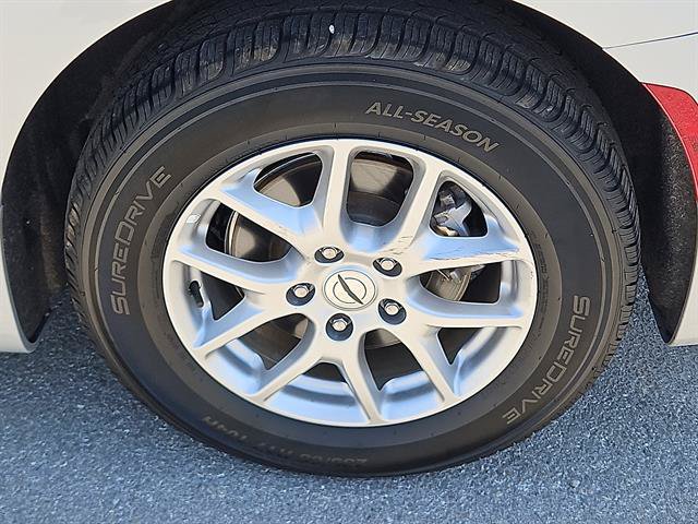 Used 2024 Chrysler Pacifica Touring-L FWD image 8