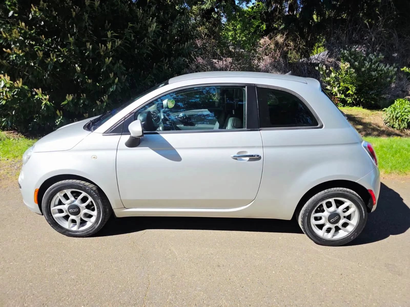 Used 2012 FIAT 500 Pop FWD image 2
