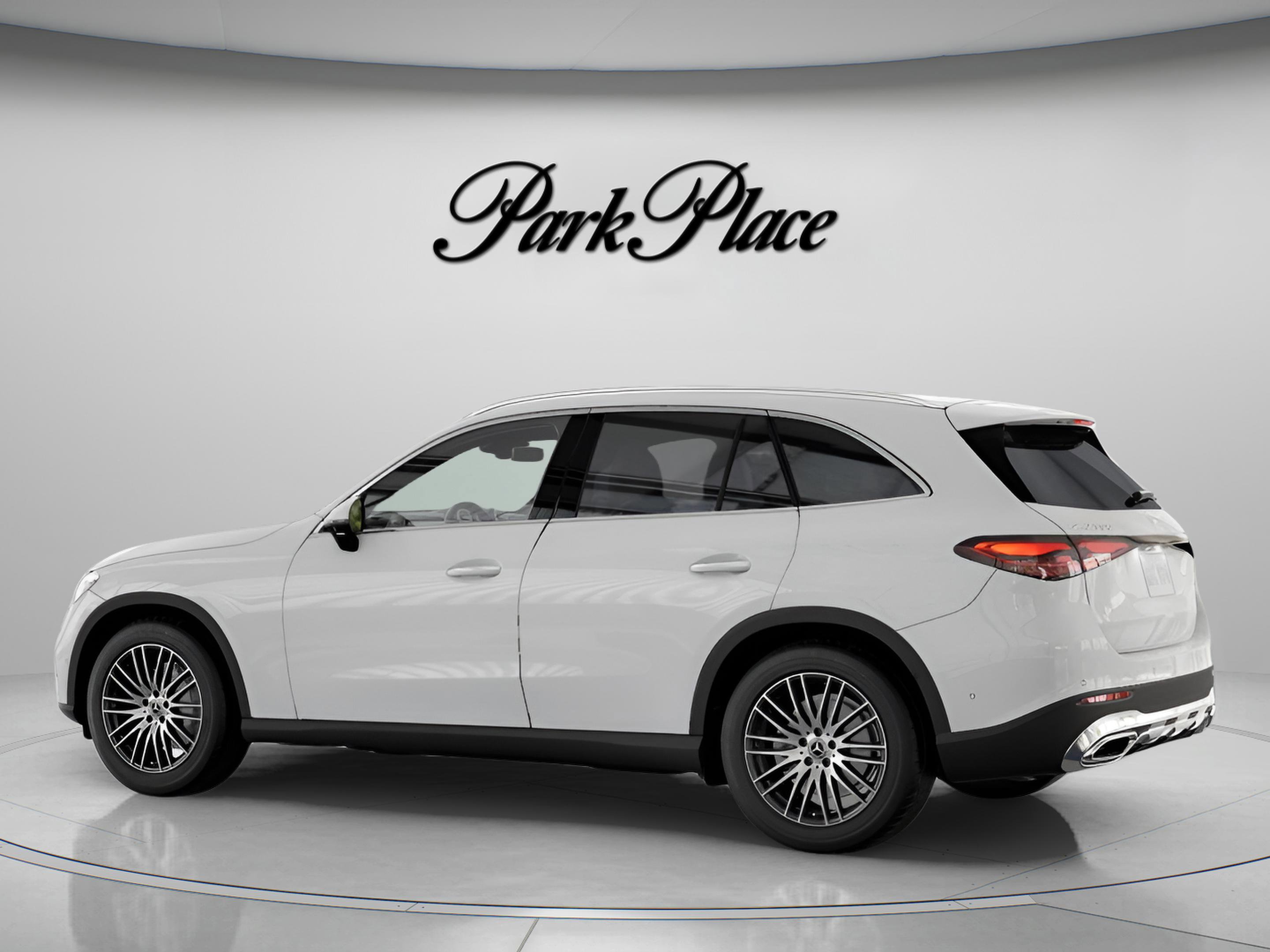 Used 2026 Mercedes-Benz GLC 300 image 11