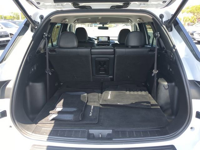 Used 2022 Mitsubishi Outlander SE AWD/4WD image 12