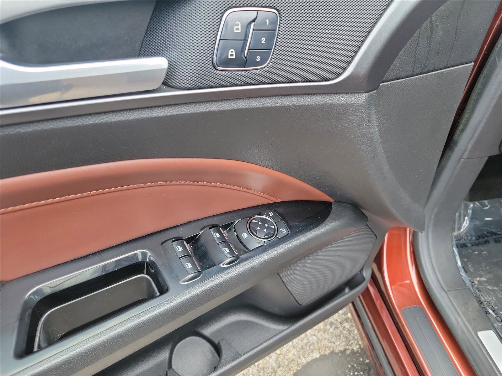 Used 2016 Ford Fusion Titanium image 21