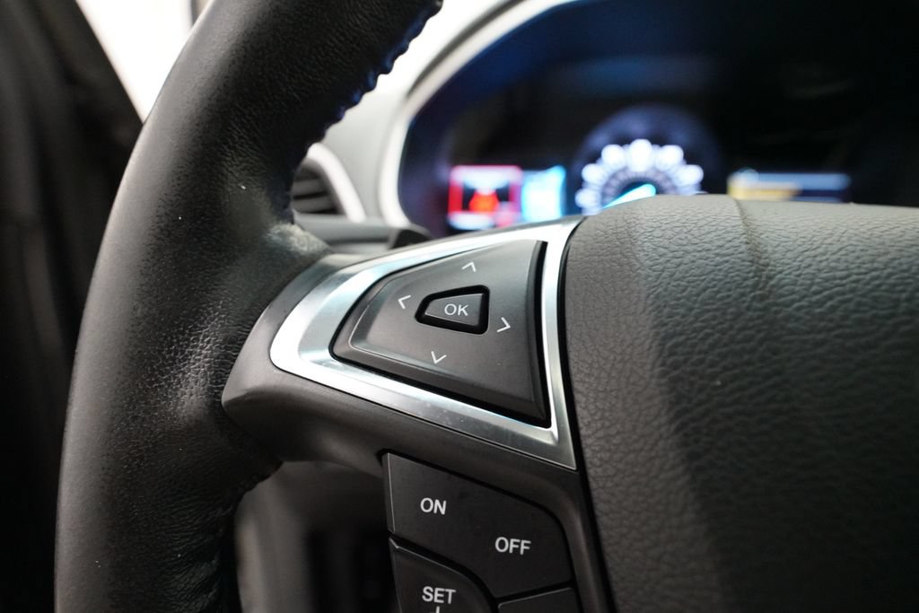 Used 2017 Ford Edge SEL w/ Equipment Group 201A AWD/4WD image 18