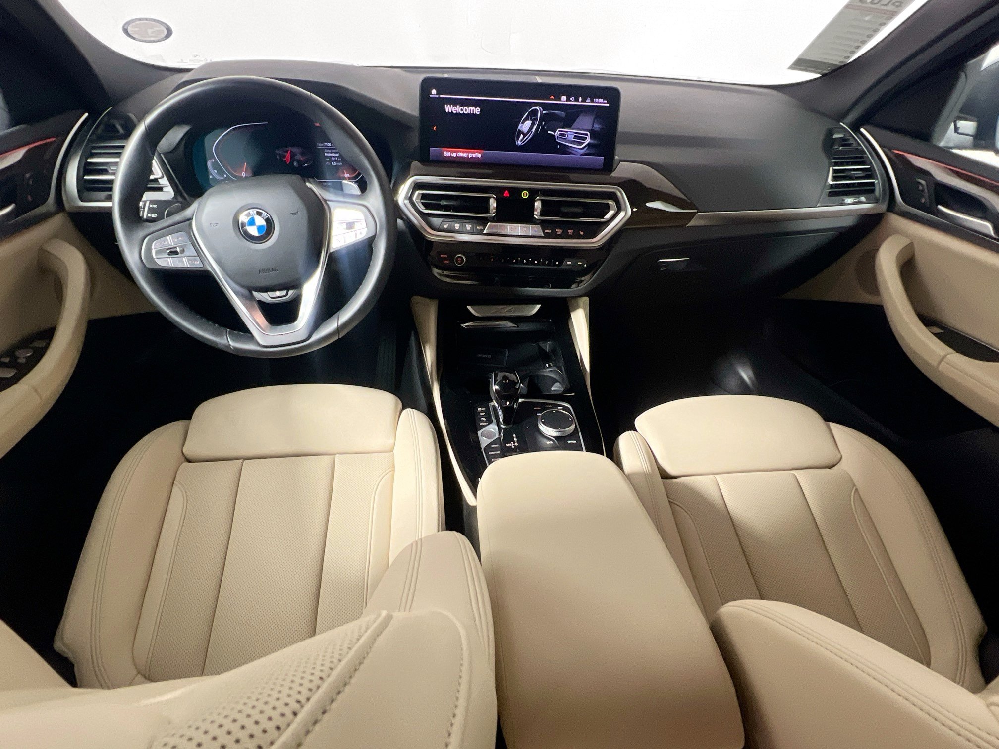 Used 2025 BMW X4 xDrive30i AWD/4WD image 23