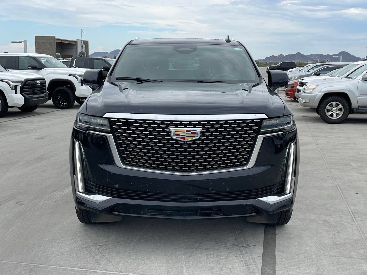 Used 2024 Cadillac Escalade Premium Luxury w/ Performance Package AWD/4WD image 2