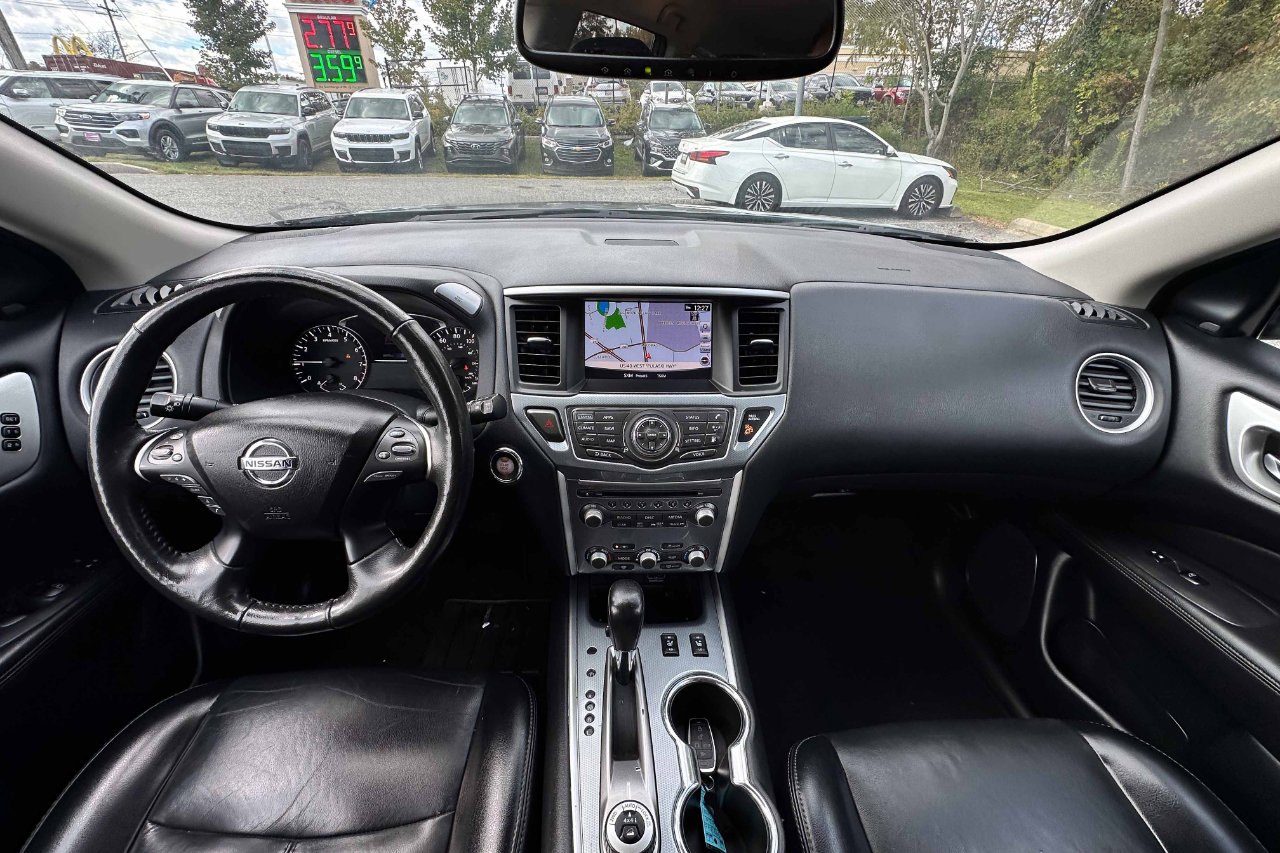 Used 2020 Nissan Pathfinder SL image 13