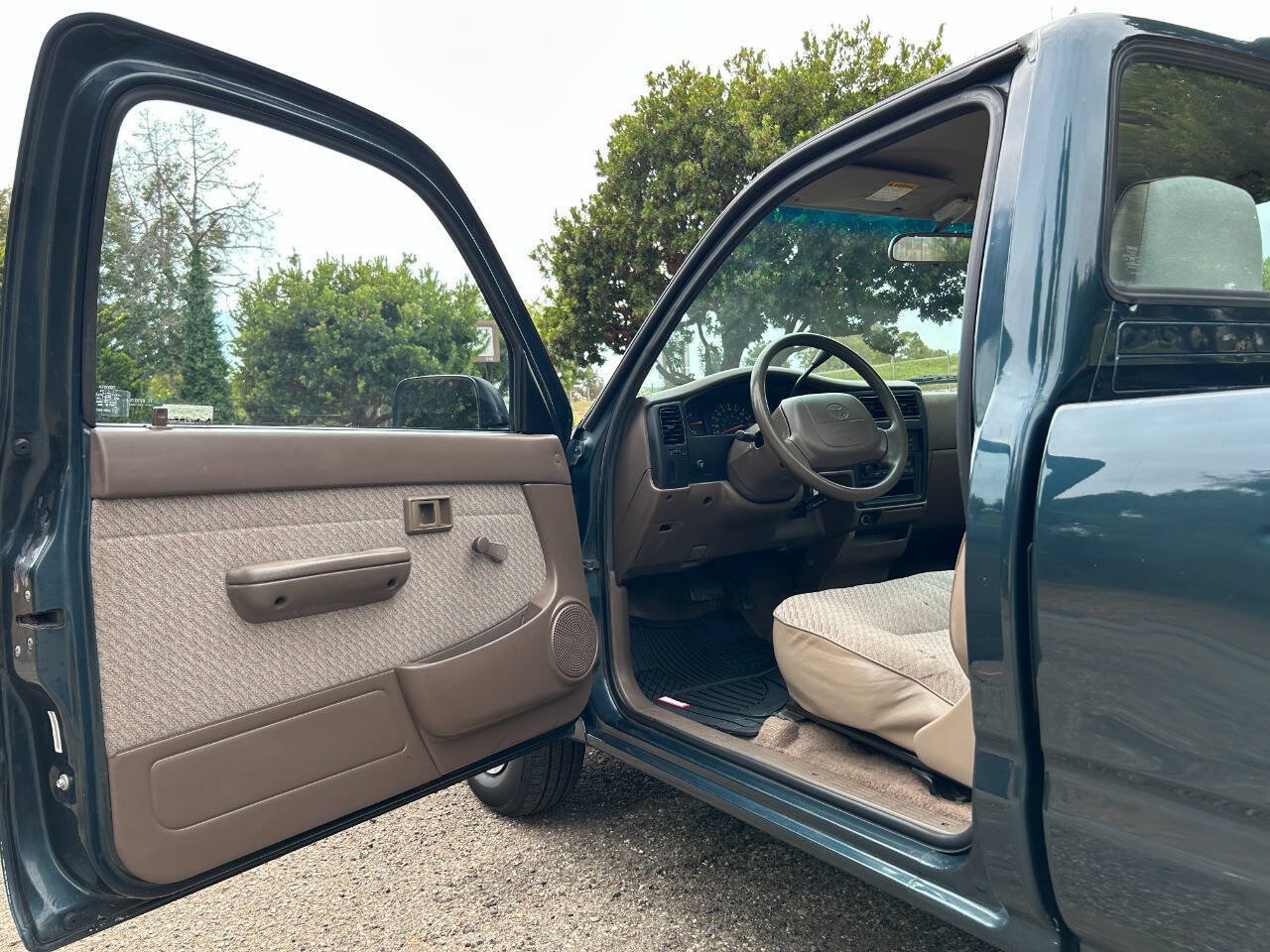 Used 1997 Toyota Tacoma 2WD Regular Cab w/ Value Edition Plus Pkg image 21