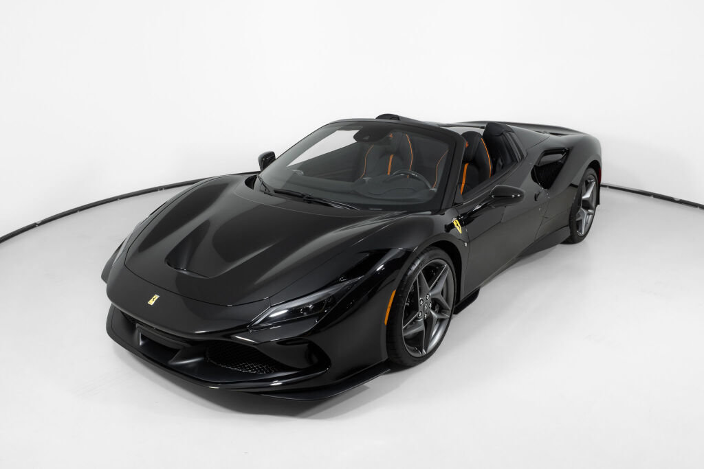 Used 2022 Ferrari F8 Tributo RWD image 2