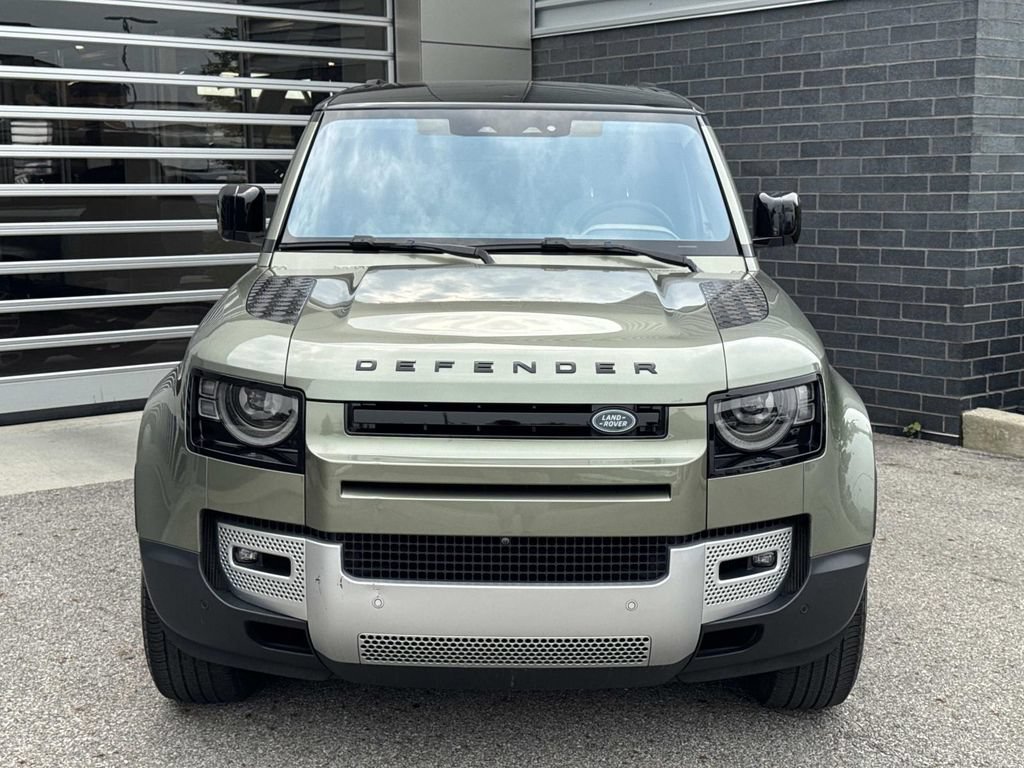 Used 2020 Land Rover Defender 110 HSE AWD/4WD image 2