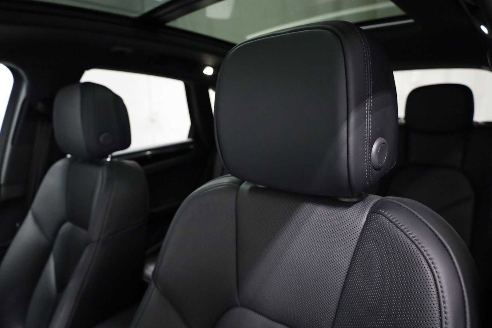 Certified 2025 Porsche Macan image 19