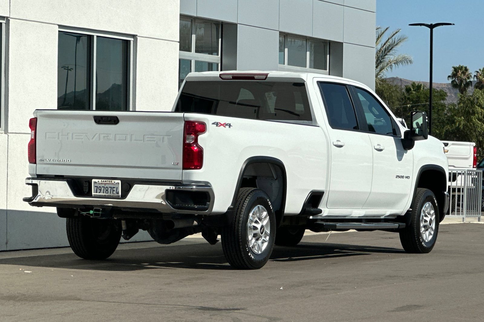 Used 2025 Chevrolet Silverado 2500 LT w/ Convenience Package AWD/4WD image 4