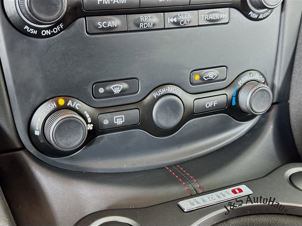Used 2019 Nissan 370Z NISMO RWD image 20