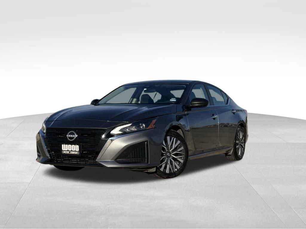 Used 2024 Nissan Altima 2.5 SV image 7