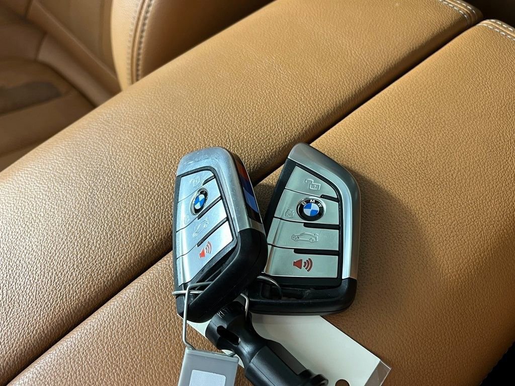 Used 2022 BMW X6 xDrive40i w/ M Sport Package image 30