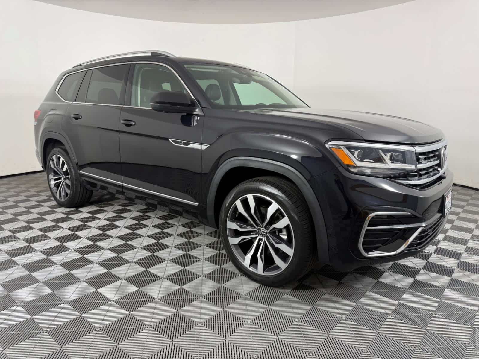 Used 2023 Volkswagen Atlas SEL Premium AWD/4WD image 1