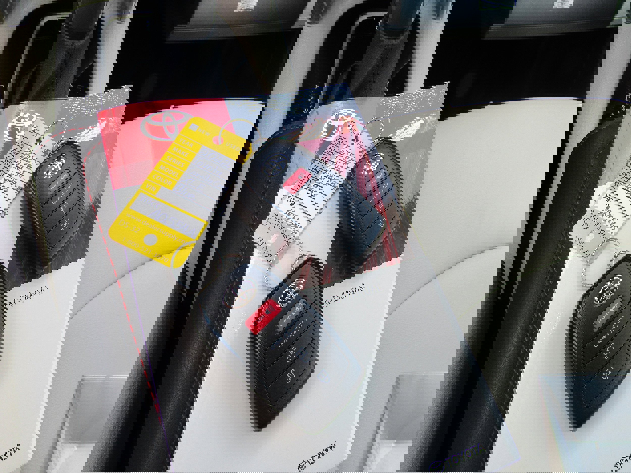 Used 2022 Toyota Corolla Cross XLE image 21