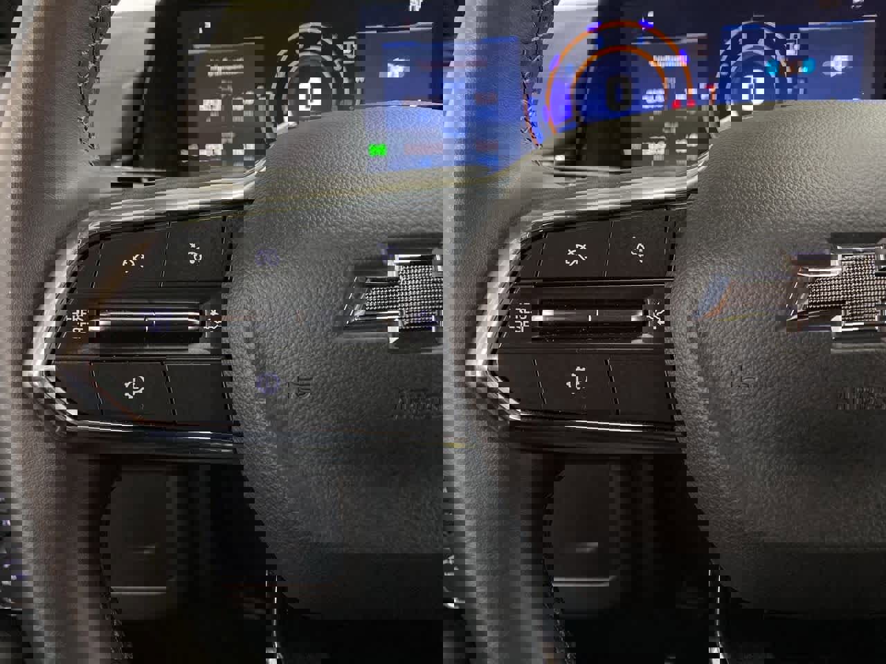 Used 2025 Chevrolet Suburban Z71 image 21