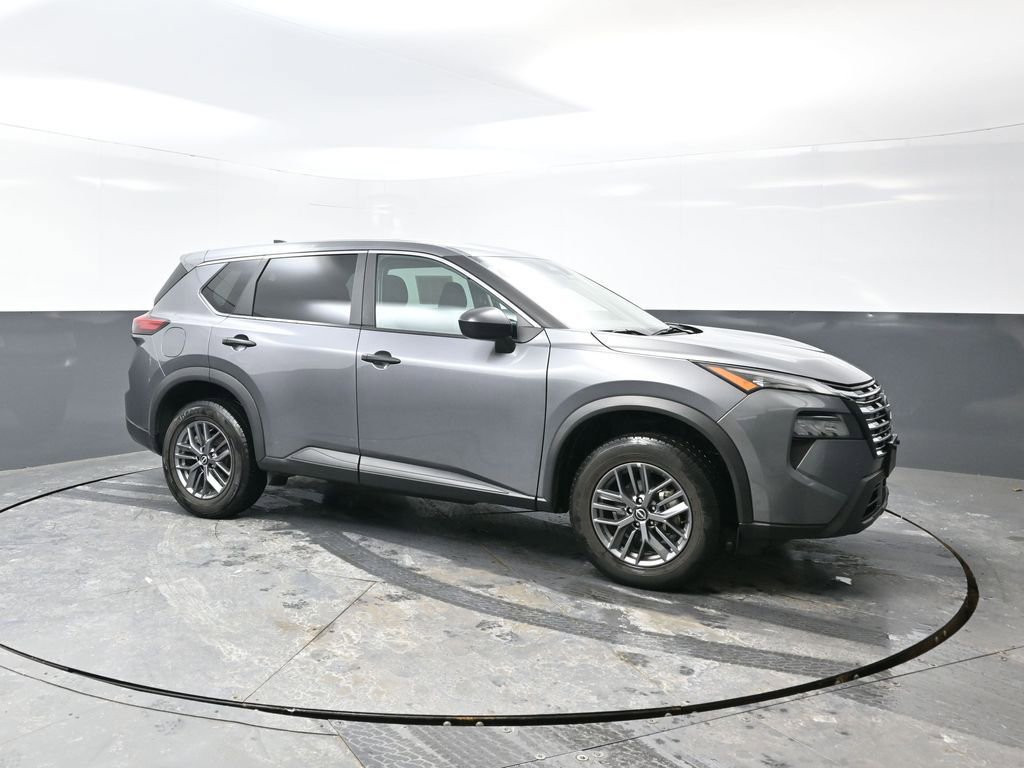 Used 2024 Nissan Rogue S image 5