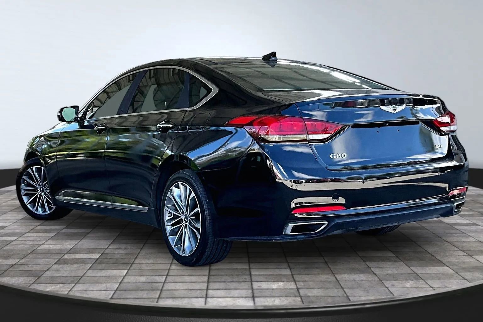 Used 2017 Genesis G80 3.8 w/ Option Group 03 image 4