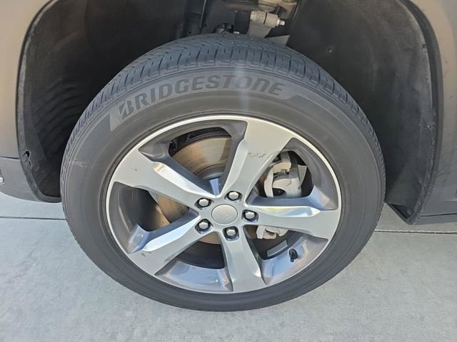 Used 2022 Jeep Grand Cherokee L Limited image 9