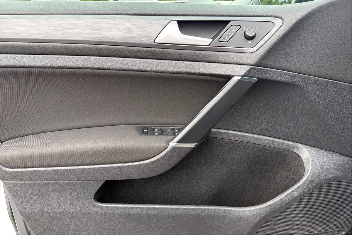 Used 2019 Volkswagen Golf S FWD image 19
