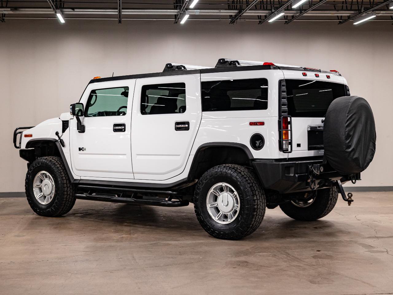 Used 2003 HUMMER H2 w/ Preferred Equipment Group image 28