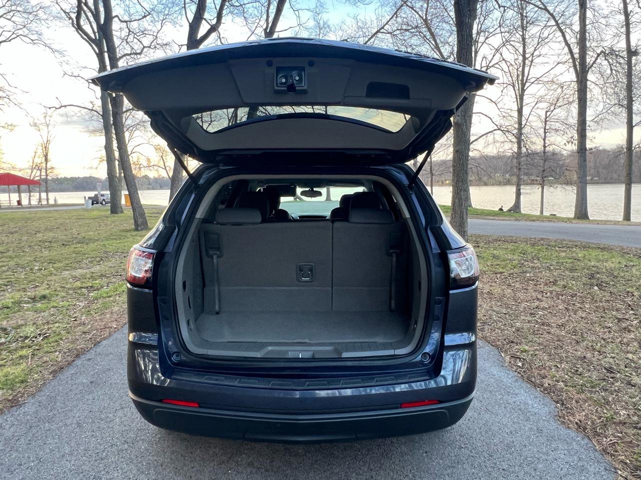 Used 2013 Chevrolet Traverse LS image 10