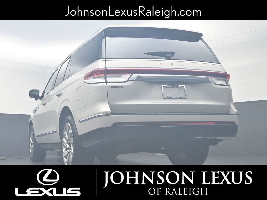 Used 2023 Lincoln Navigator Reserve image 19