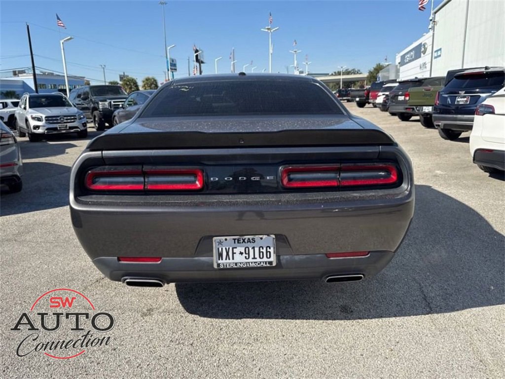 Used 2023 Dodge Challenger SXT image 5
