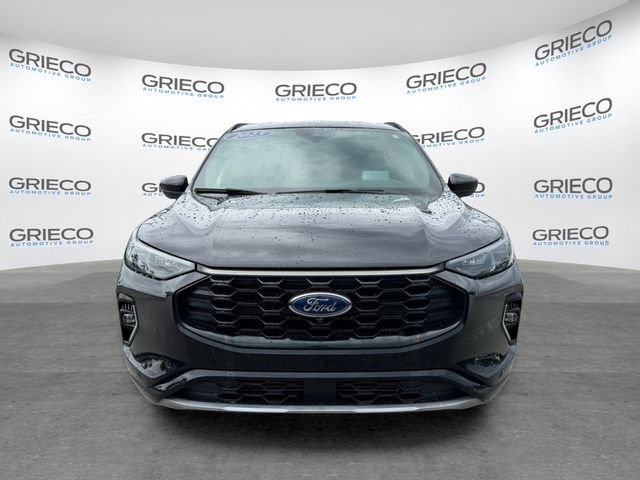 Used 2023 Ford Escape ST-Line Elite AWD/4WD image 2