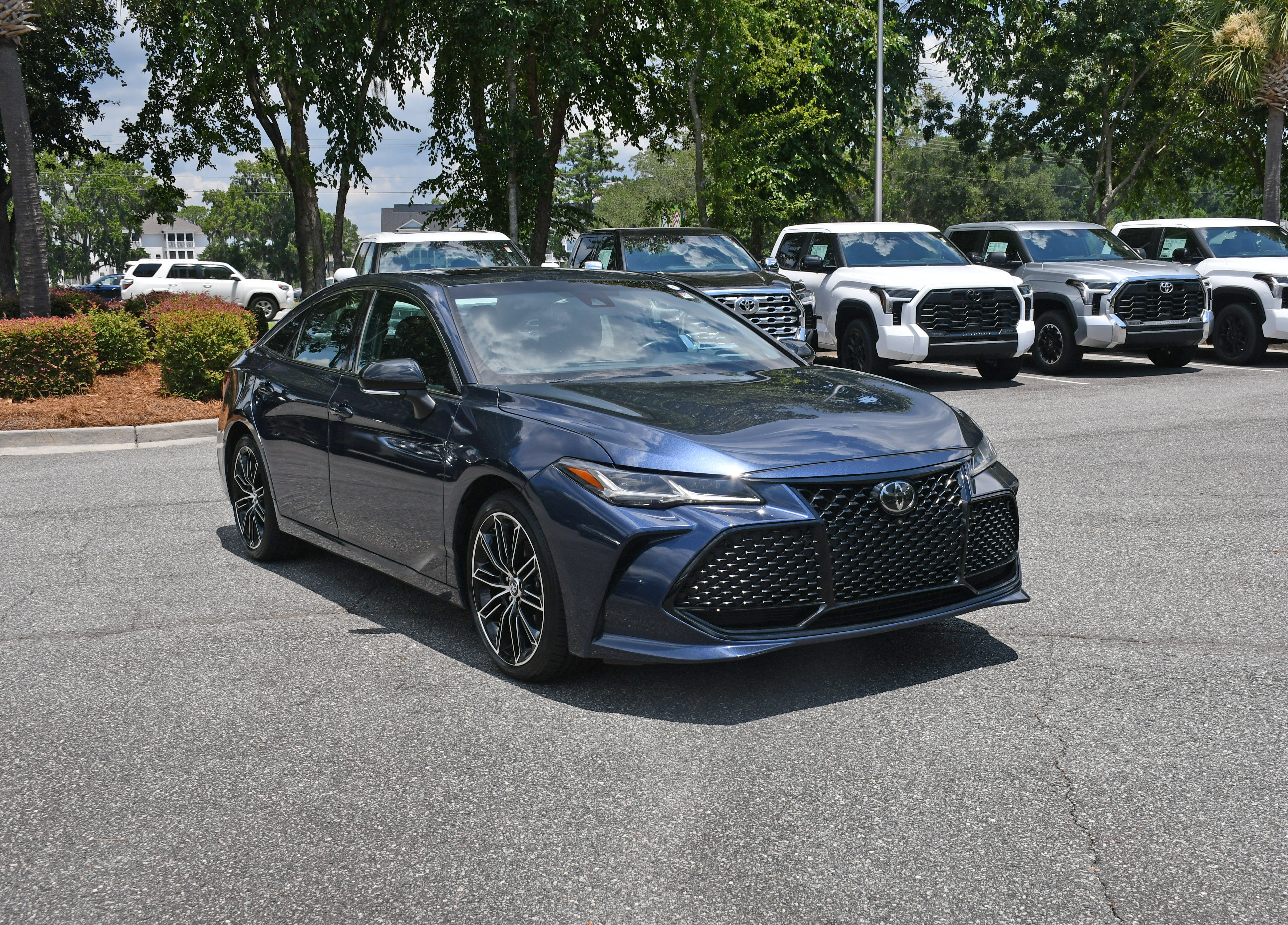 Used 2019 Toyota Avalon Touring w/ Advanced Safety Package FWD image 6