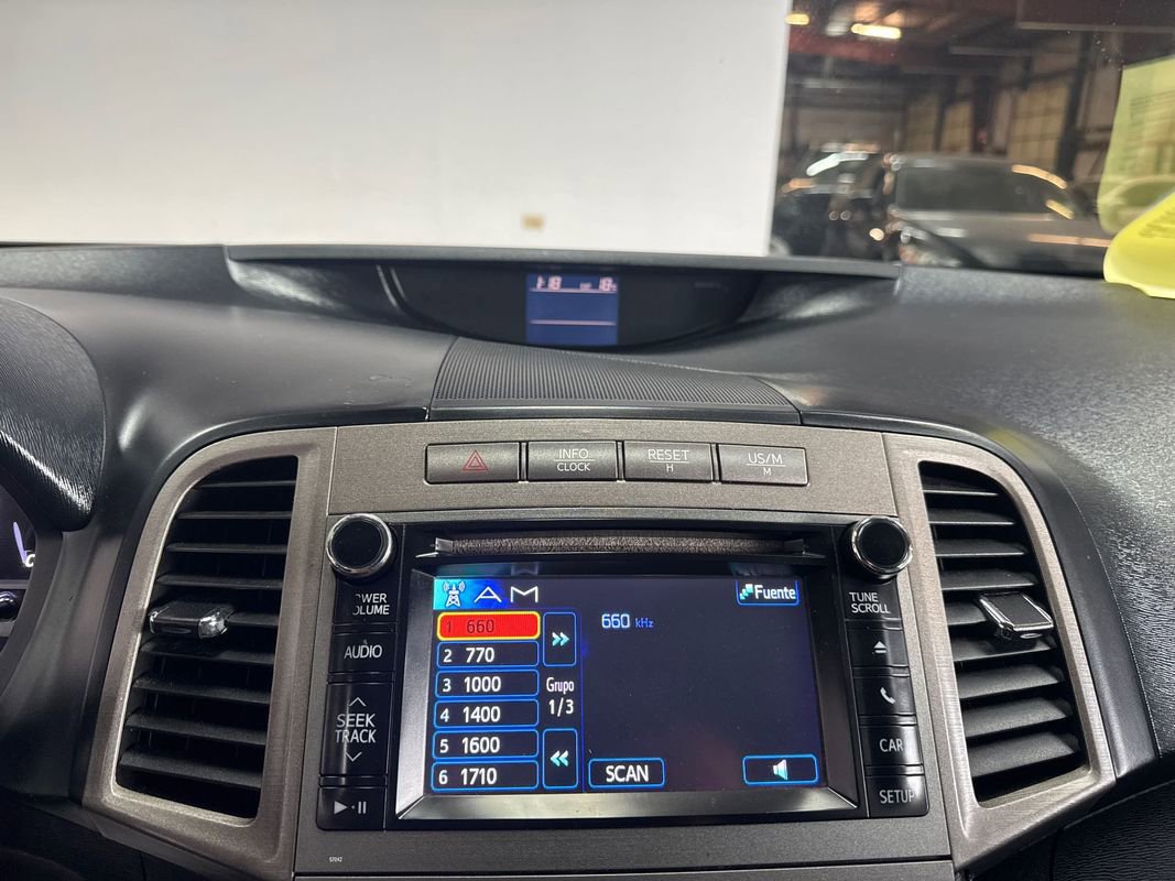 Used 2014 Toyota Venza LE w/ LE Convenience Package image 15