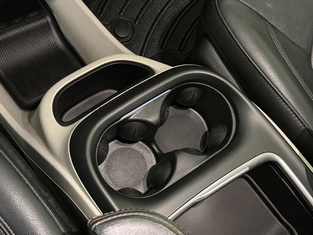 Used 2018 Chrysler Pacifica Touring-L Plus image 32